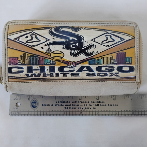 Women's Large Vintage Embossed Leather Chicago White Sox Wallet MLB Baseball Y2K - Picture 13 of 14
